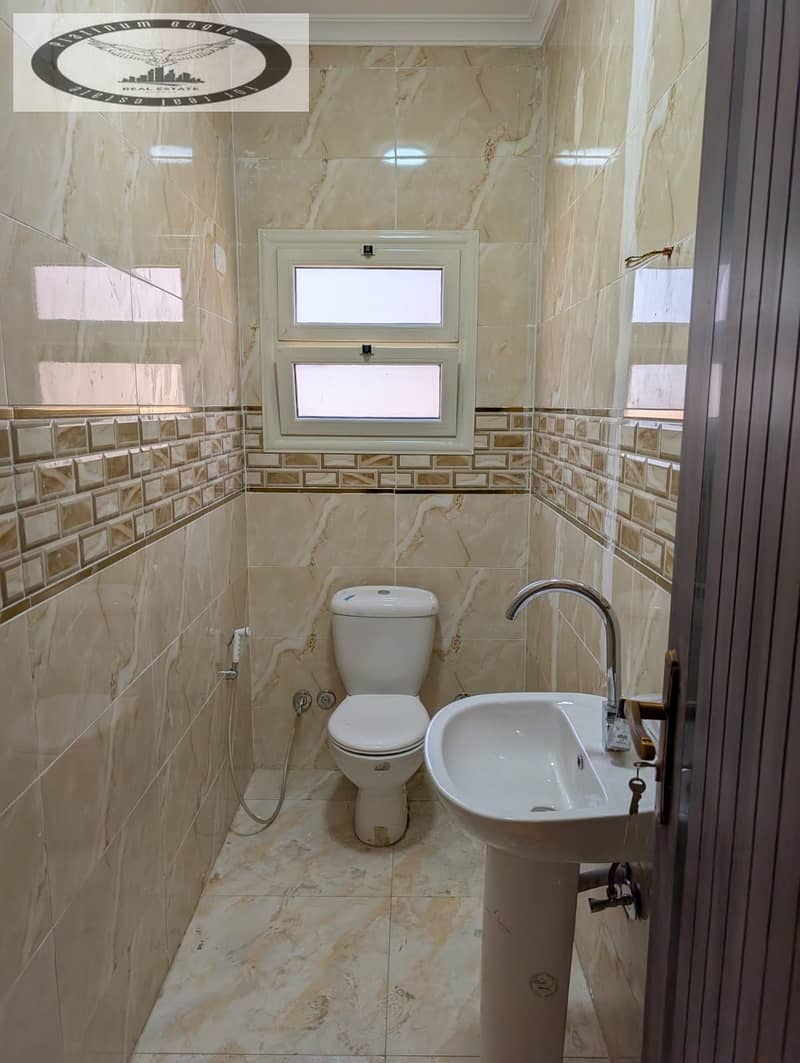 11 26d5b139-f12f-4247-a742-e15617ced87b. jpg