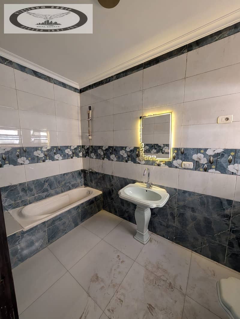 12 17e260e3-e4fe-4d22-8a70-40b4d000cd06. jpg