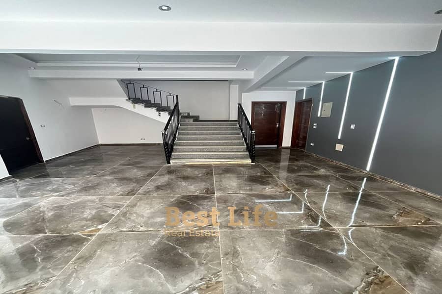 3 WhatsApp Image 2025-10-29 at 1.00. 22 PM (1). jpg