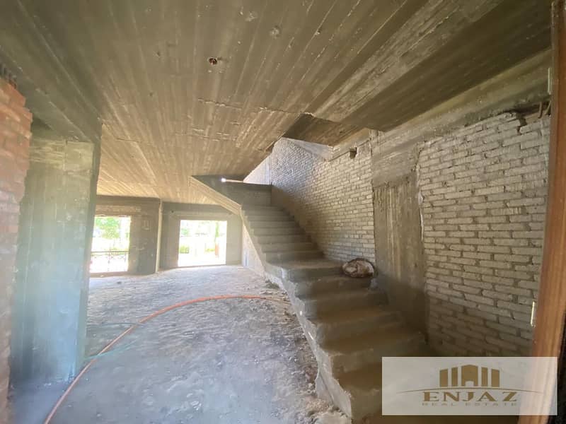 13 e1586ff9-9451-4df5-b166-c9cdac4cb330. jpg