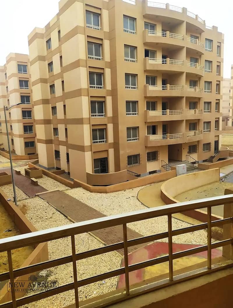 2 e9f4e176-6cb2-4fc8-b580-342ef62ac4d7. jpeg