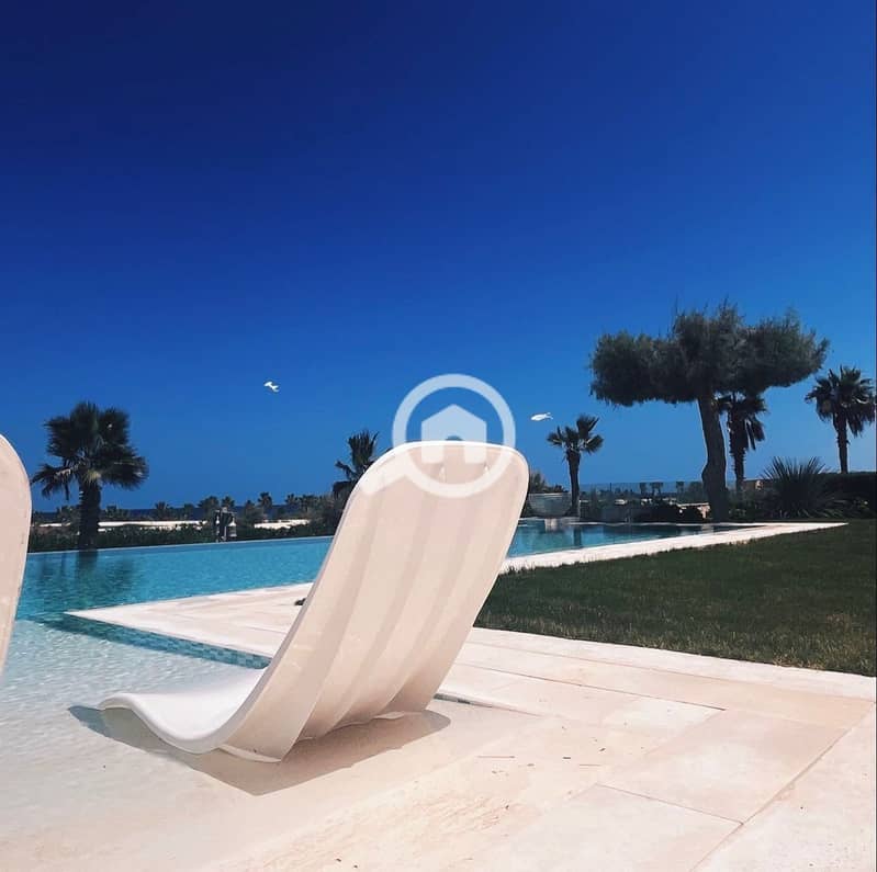 2 5fb23ac7-7fbc-4b25-9f54-e2465faf3d67. jpg