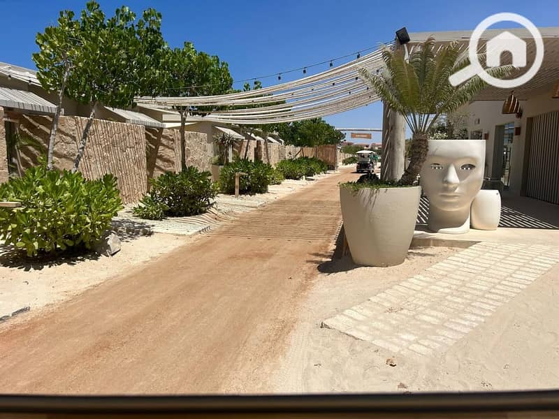 9 3dab3694-5d74-4c82-aa41-92f3cb2e6320. jpg