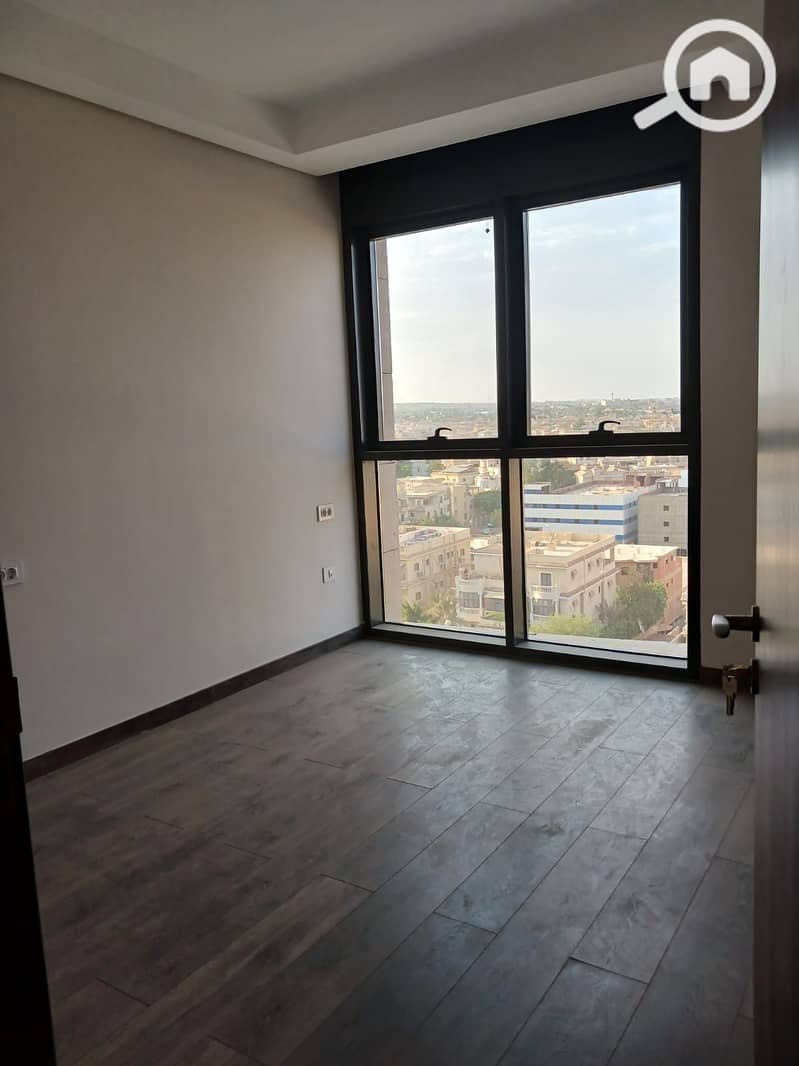 2 WhatsApp Image 2025-10-29 at 19.14. 22_5f09a3b4. jpg