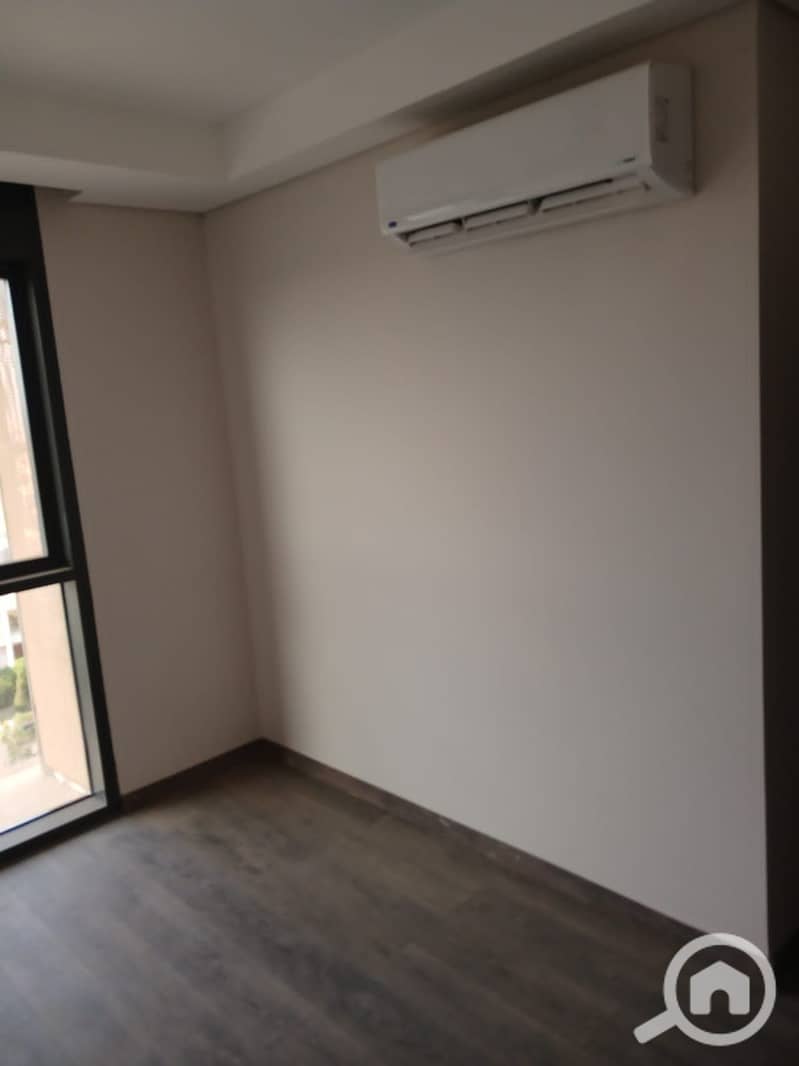 11 WhatsApp Image 2025-10-29 at 19.14. 22_8016a01a. jpg