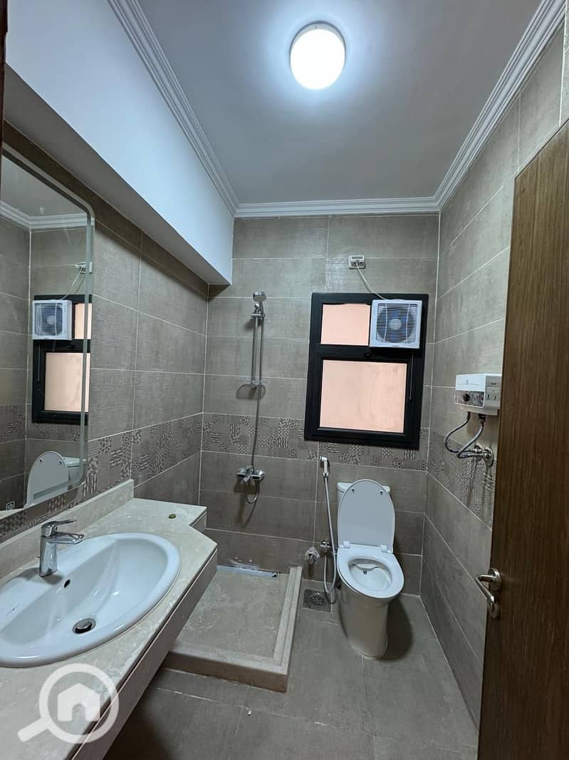 4 d0808c23-6956-45a5-8611-efec6bd8c64f. jpg