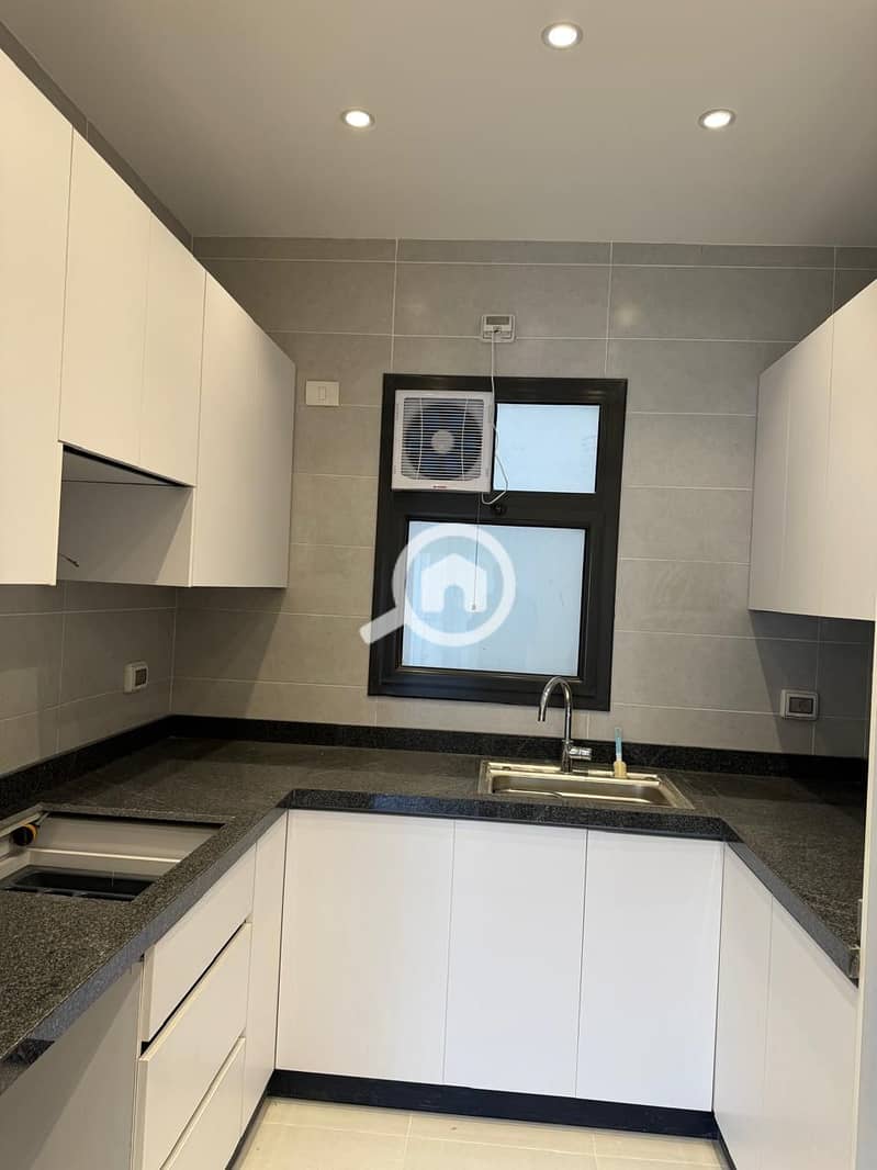 8 50943737-94c1-453d-924a-4d56a6ecb48c. jpg