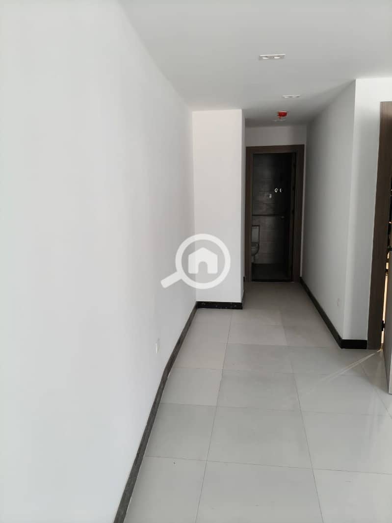 5 WhatsApp Image 2025-10-29 at 18.50. 31 (1). jpeg