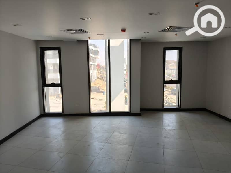 9 WhatsApp Image 2025-10-29 at 18.50. 32 (3). jpeg