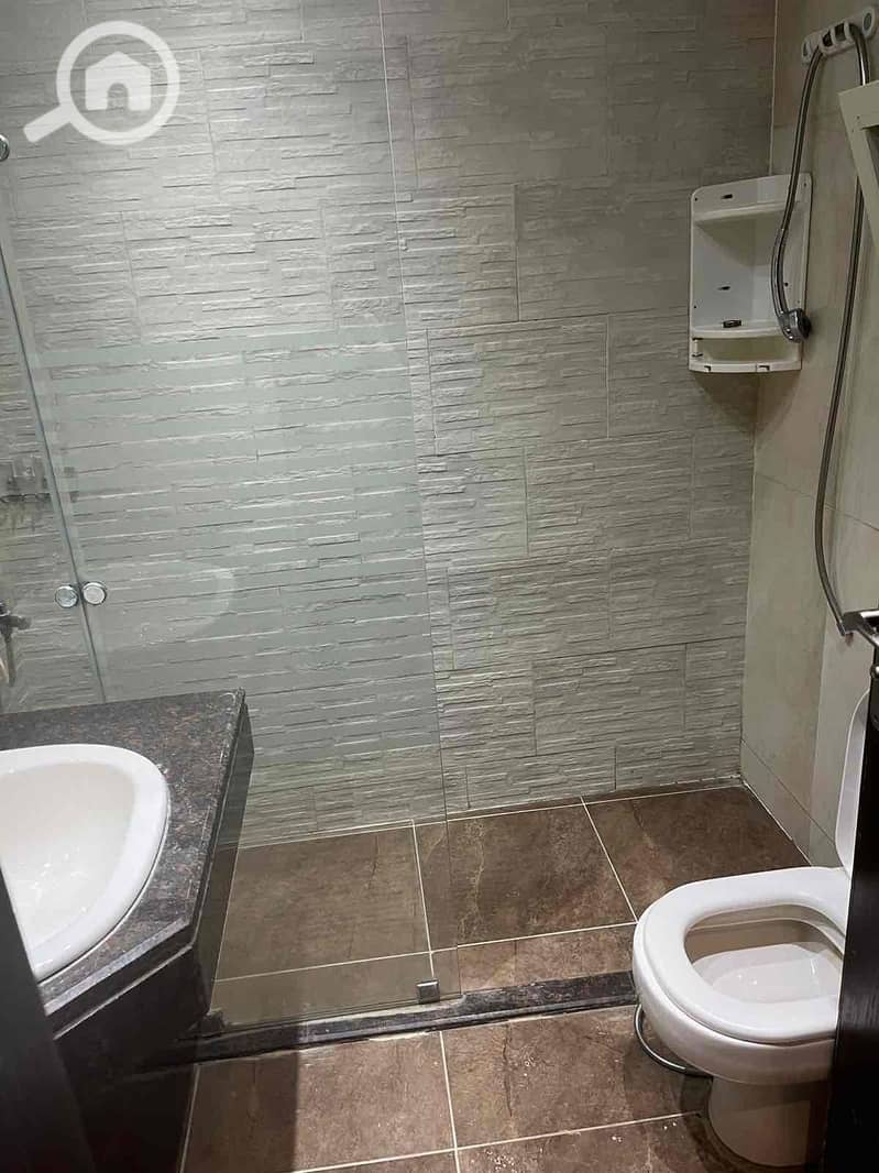 5 3025082A-E656-4A1B-8DAD-30BF1C875451. jpg