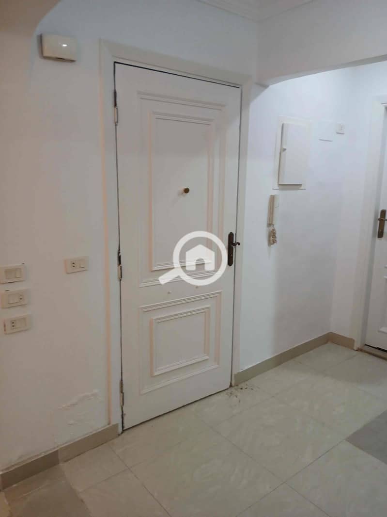 7 d957983d-8f2a-4312-906a-9d92736bbd86. jpg