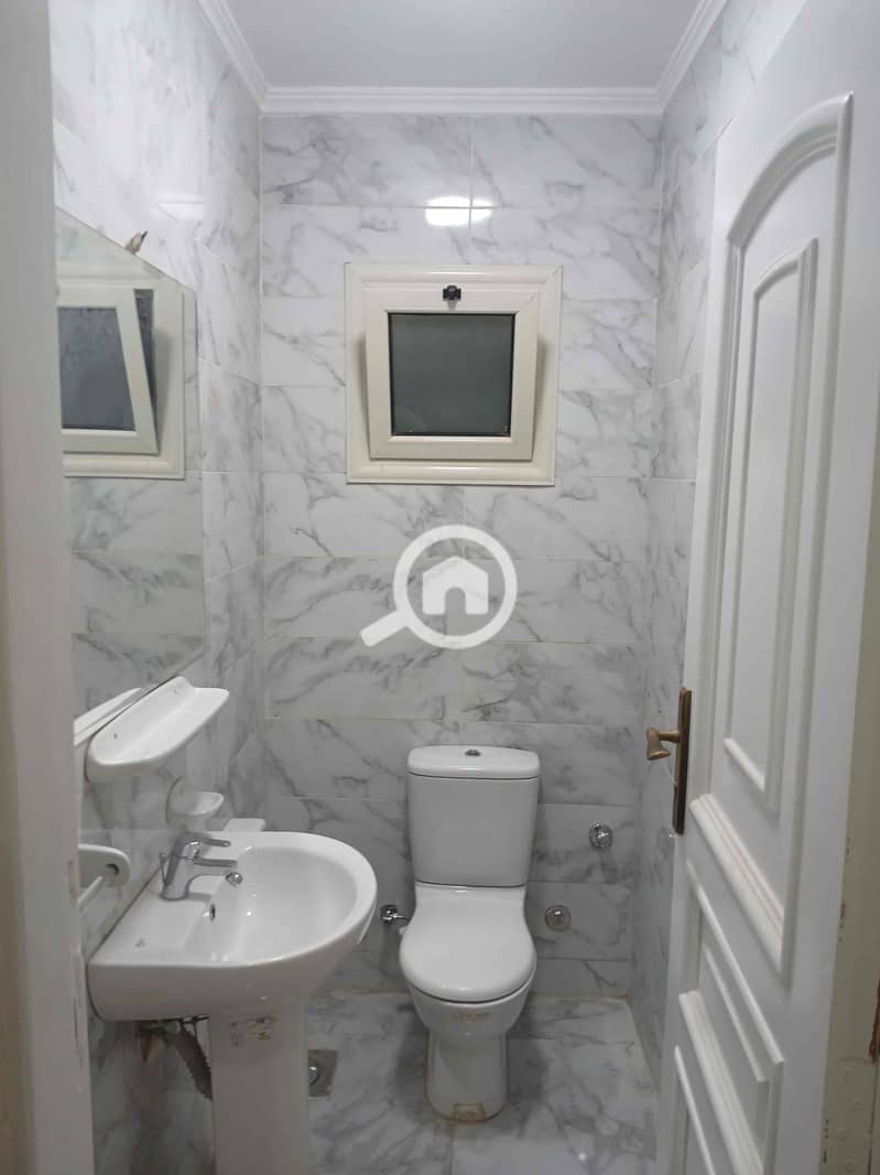 12 fe684f8a-50e7-49cd-8fe4-8fda98f07ad5. jpg