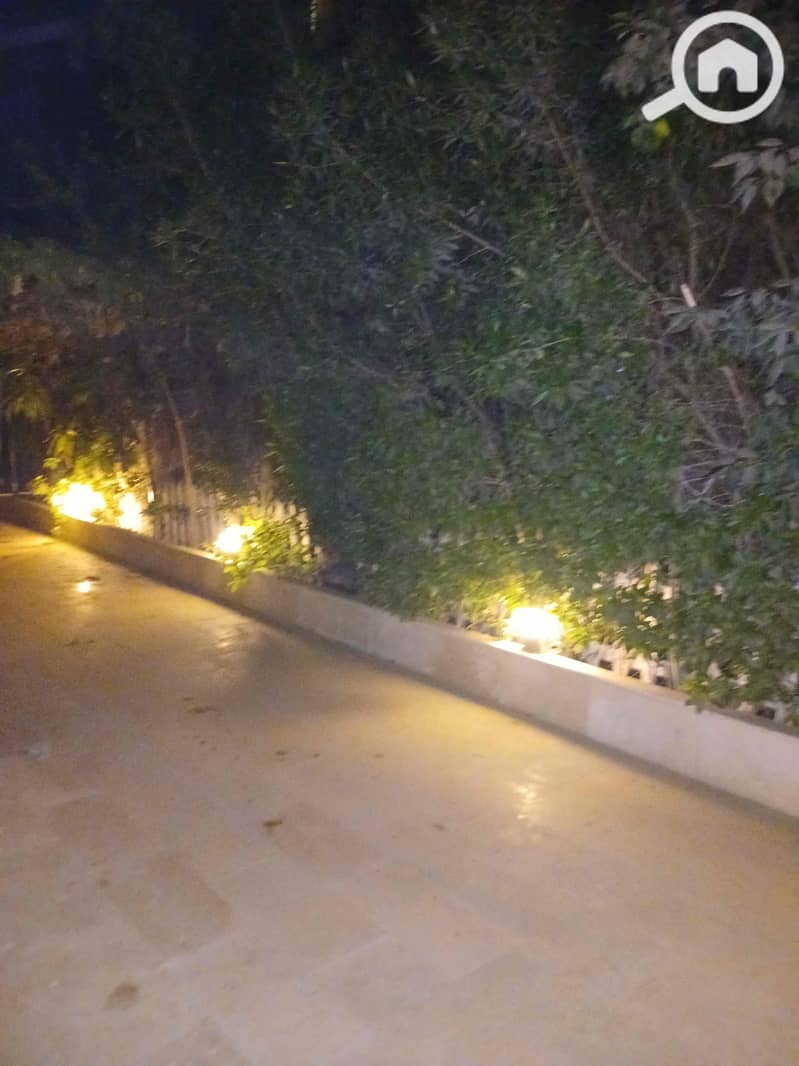 22 cfec2179-6e70-46ad-9ebd-e479b4a9a37a. jpg