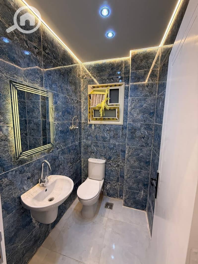 5 7976ab9b-19cb-4773-b378-b36d984a7f98. jpg