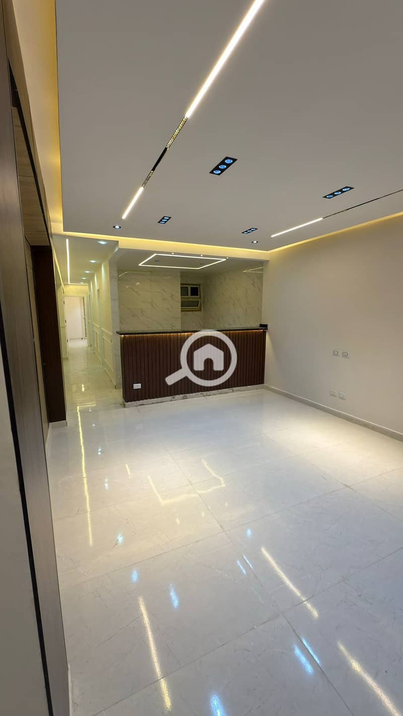 4 2ebc418d-fbb5-4a50-bf7b-04f20000e027. jpg