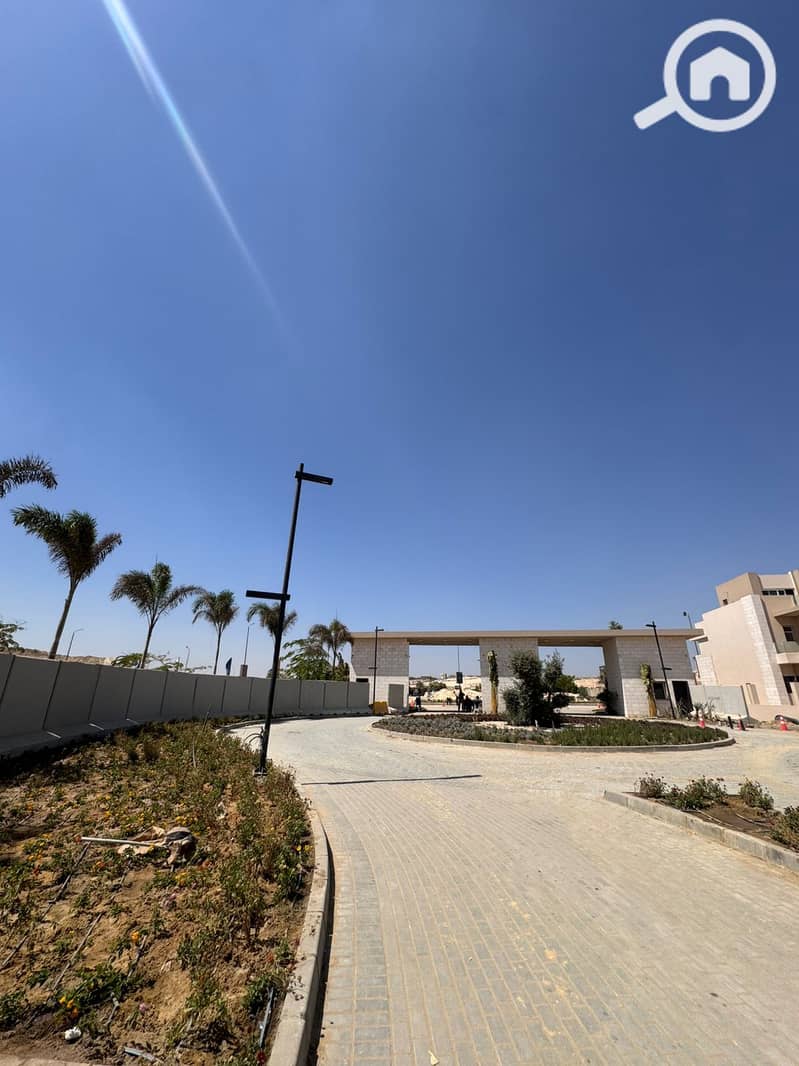 3 a2e2a674-834c-4018-8196-8b5fd551a0e4. jpg