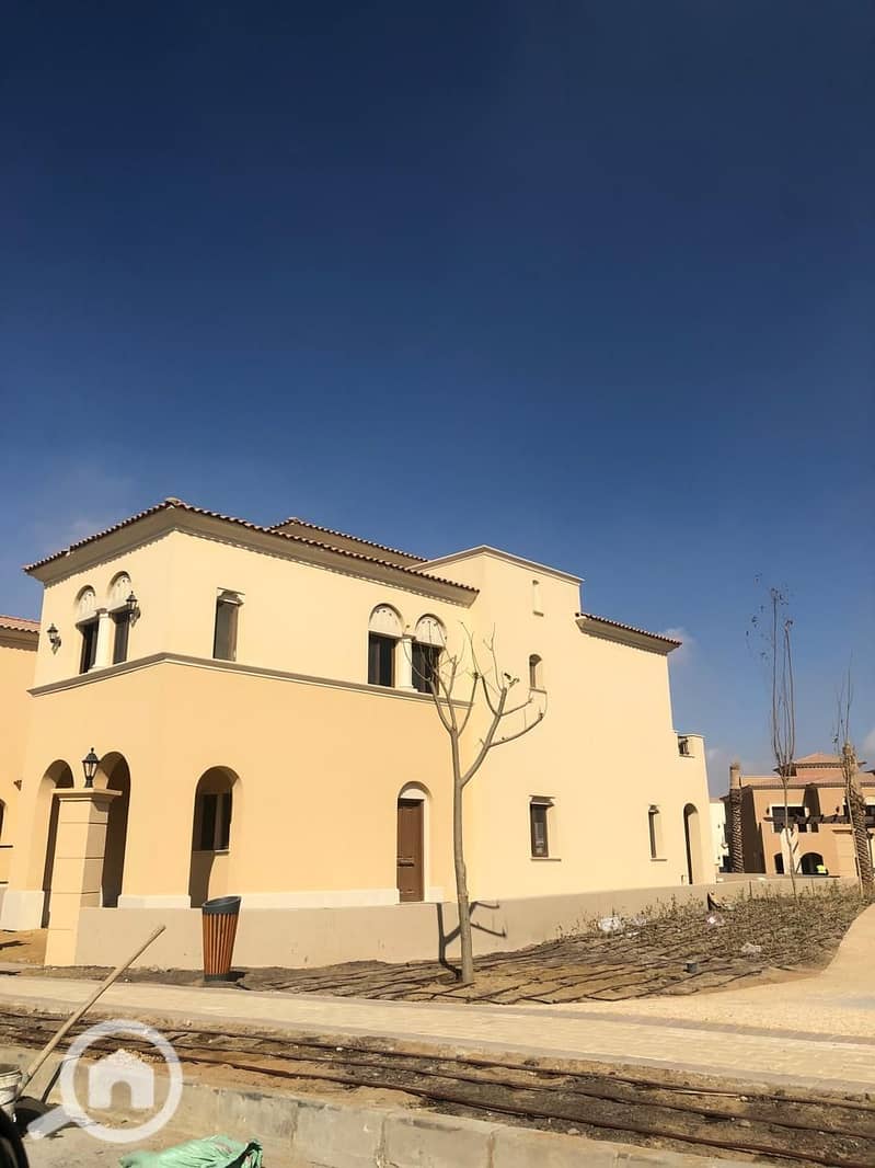 12 dbd17b40-496c-4630-bdd4-9ddda3a05540. jpg