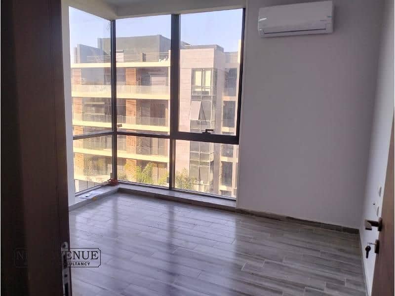 10 fd59cdb0-a253-417f-b38e-89a064d739d3. png