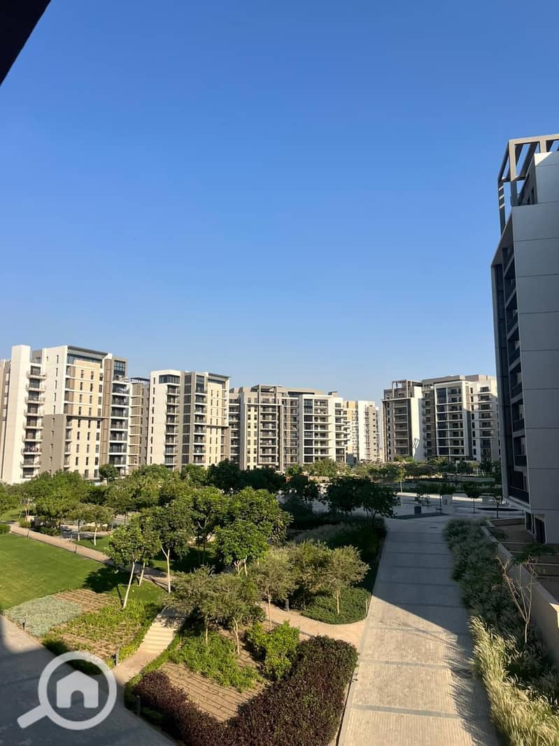 5 WhatsApp Image 2025-10-30 at 19.19. 46_7c33fc82. jpg