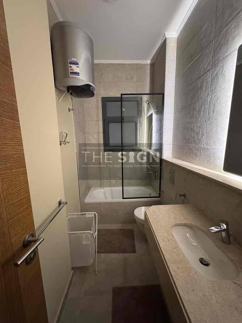 8 653d388b-0d22-475d-b351-ebd3c2bb3b1d. jpg