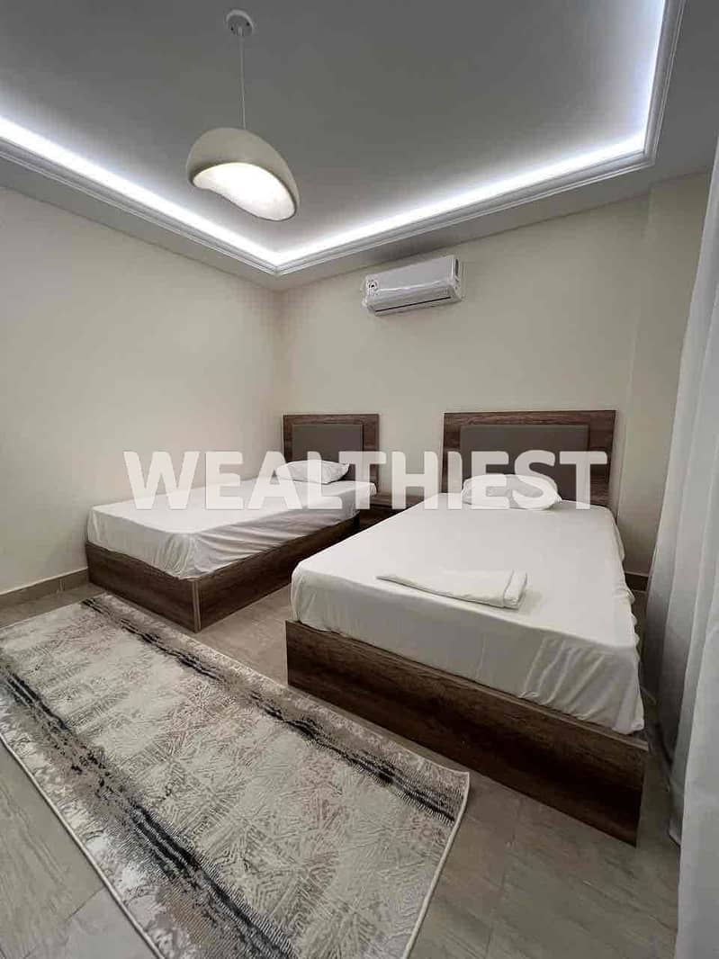 10 7726c0bd-6797-40f0-8492-ebf6d66fb582. jpg