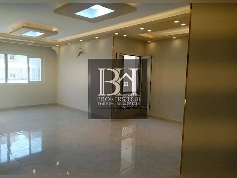 10 e05a90f0-19d9-456a-8ddd-43d476561485. jpg