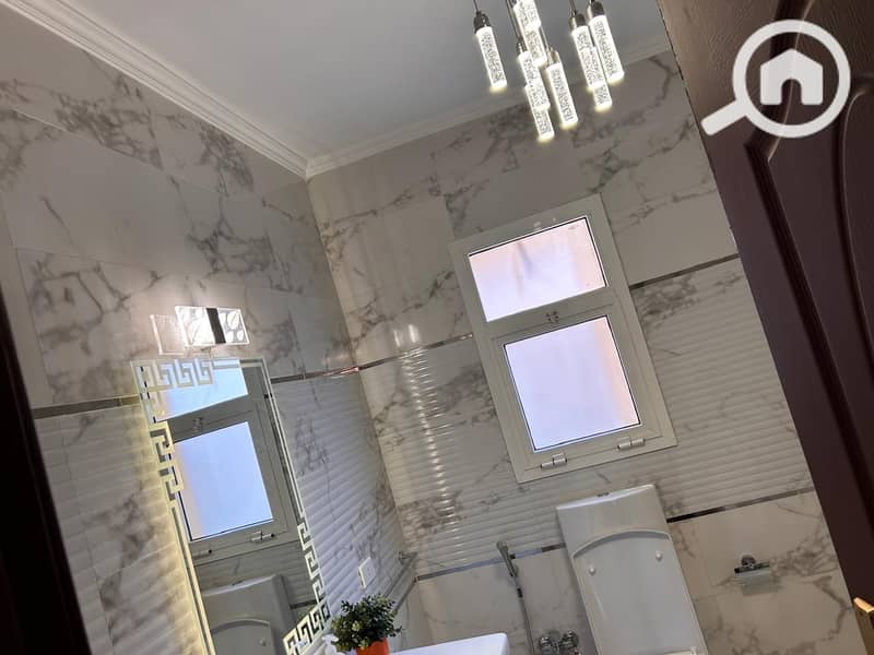 12 WhatsApp Image 2025-10-30 at 18.37. 25_2c826a7c. jpg