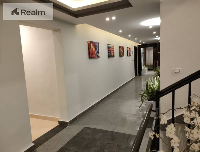 4 57f39ab7-8814-4fdd-b509-5d0d6c2e97b9. jpg