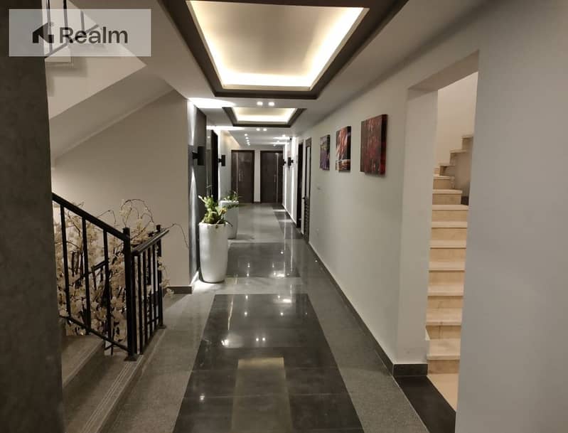 10 f0ab7eed-e904-4dd1-83ff-6bbb17185c86. jpg