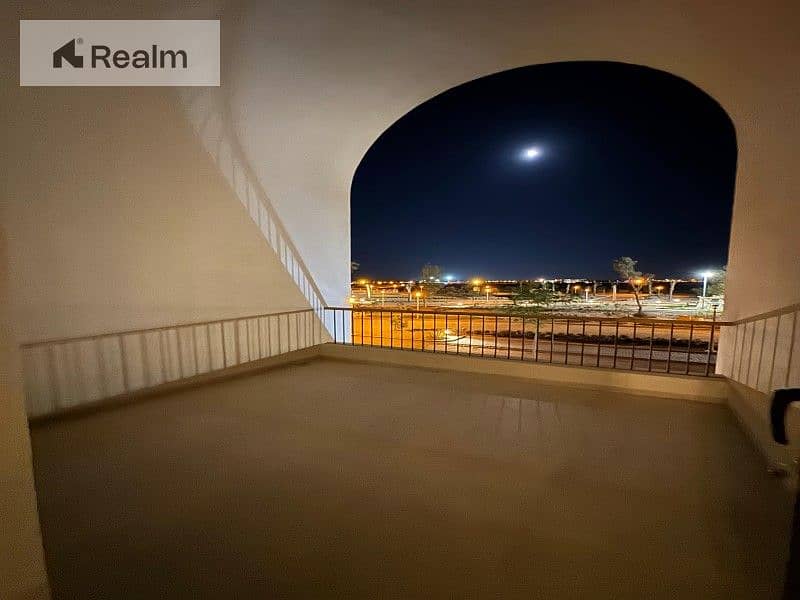 4 6a168712-9251-42a5-bbcc-7d18eadb1844. jpg