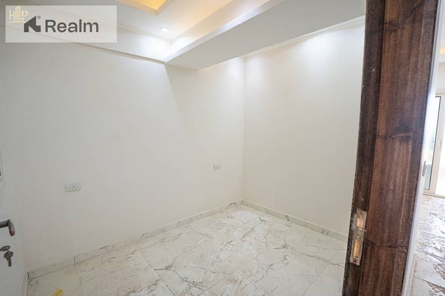 8 00446463-1fa5-45ea-9b0f-0a1c97280c9c. jpg