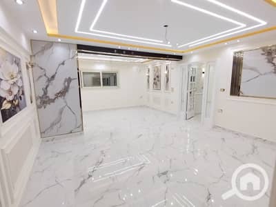 شقة 3 غرف نوم للايجار في لوران، الإسكندرية - WhatsApp Image 2025-10-30 at 6.24. 34 PM. jpeg