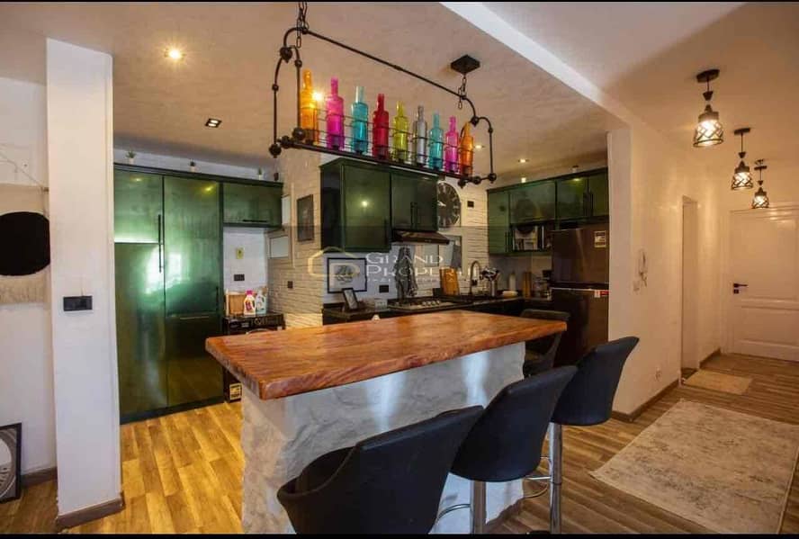 2 8d5d3775-3e5c-4cd2-b3d1-312be43c01b1. jpg