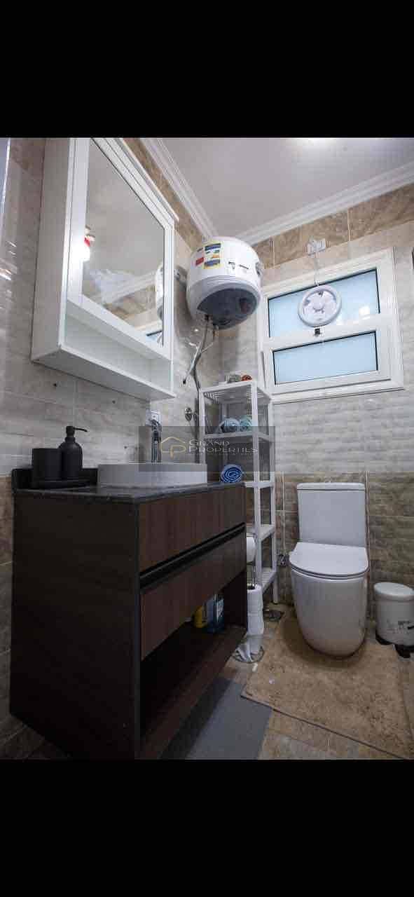 8 922e228c-78d0-4159-815a-769d5449d795. jpg