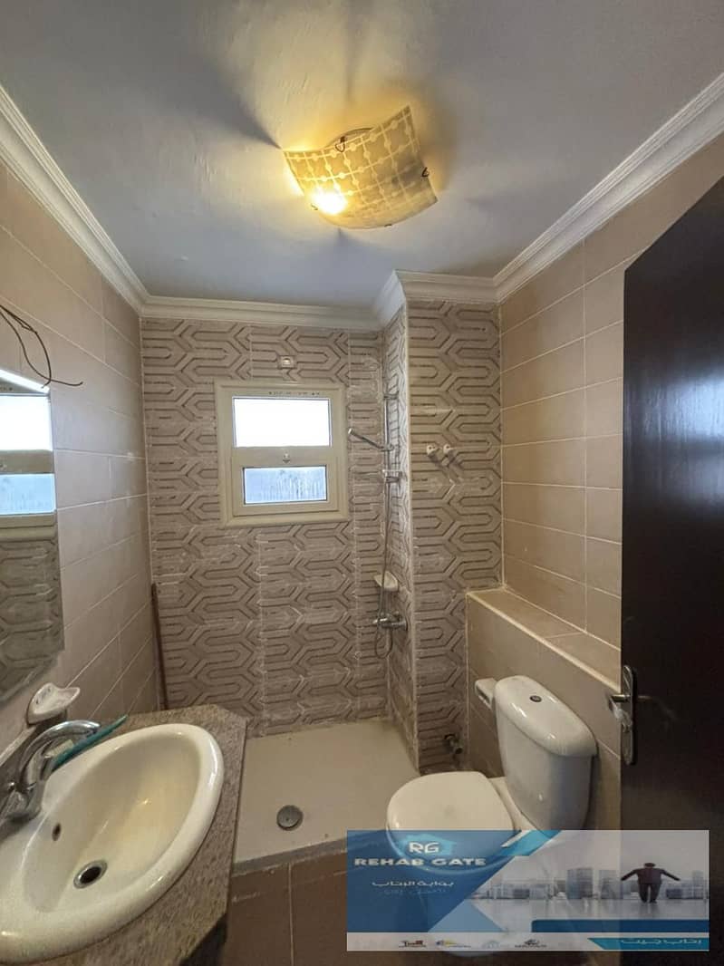 2 1c68bd0b-168f-4cc6-9b22-6db7b4503cf1. jpg