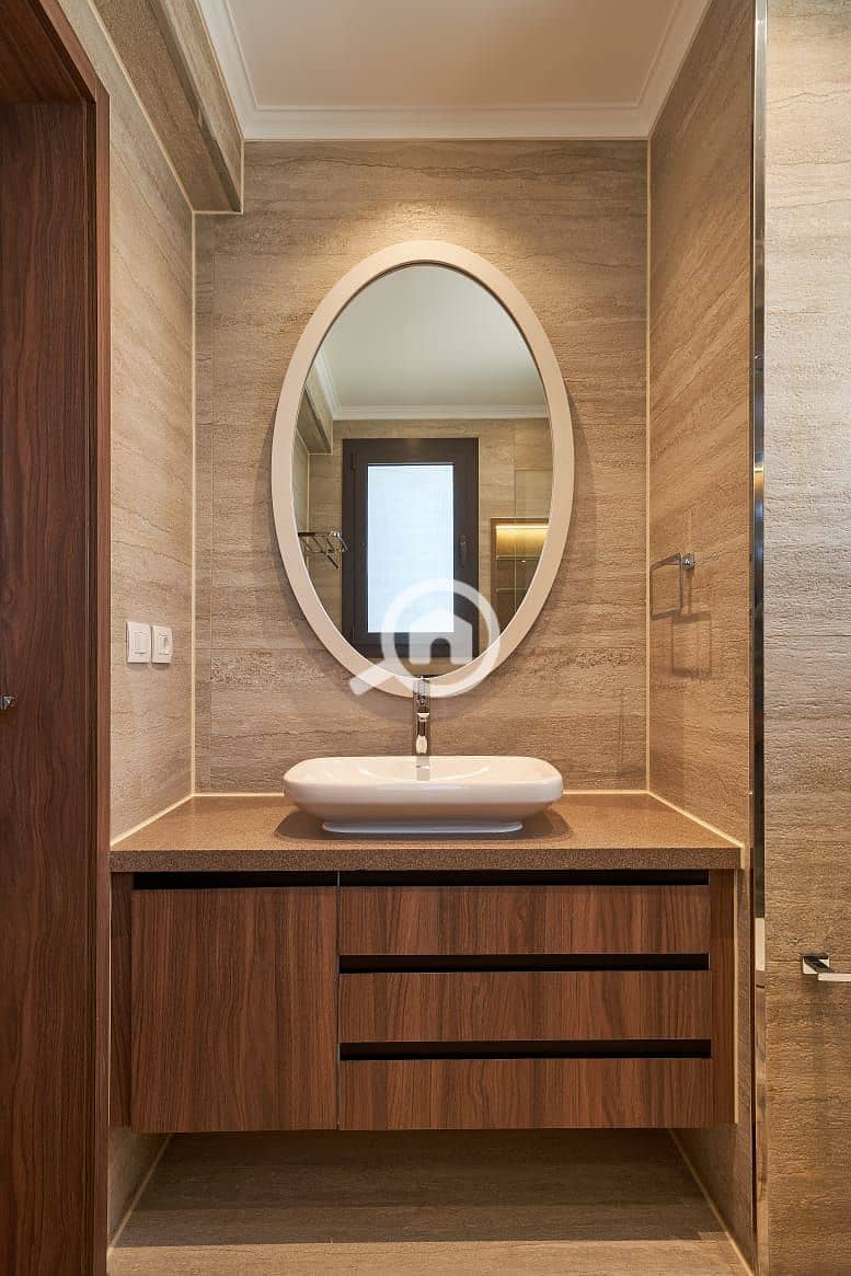 7 WhatsApp Image 2025-10-09 at 17.00. 40. jpeg