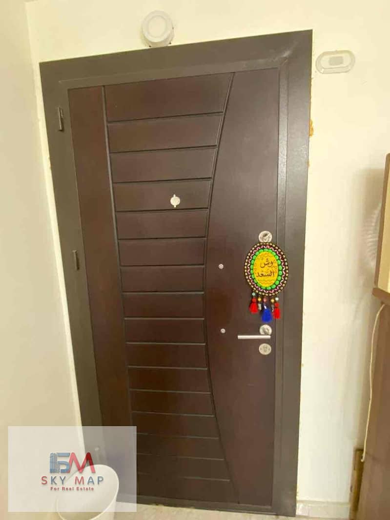 3 379f7e16-a5d1-4e3c-be0a-fc5bba411ec4. jpg