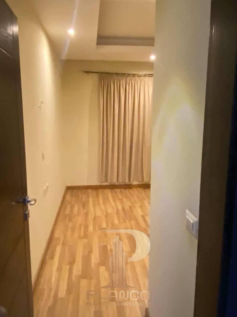 4 4f08bb7b-3926-4d33-9bd9-8d1585c8762a. jpg