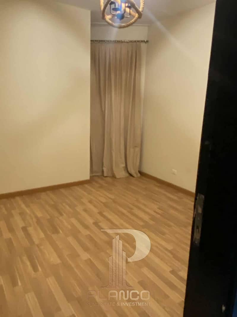 8 92eb1437-a53f-4794-b21d-d3a304675026. jpg