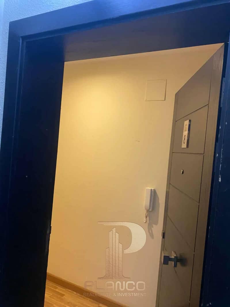 9 283f7841-d183-4efe-a1c3-503f1670bd61. jpg