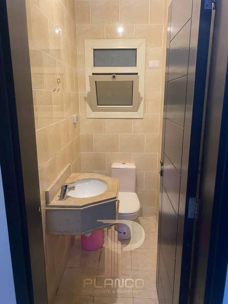 13 998783cd-2d24-4def-bb83-51fff2e9f0e4. jpg