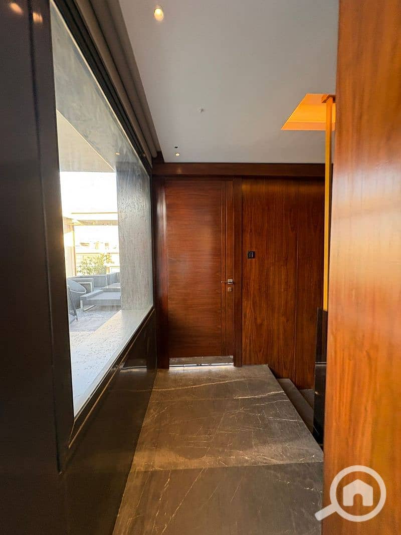 8 6bcbda81-e5b4-4823-959e-58d0d7678cc3. jfif. jpg