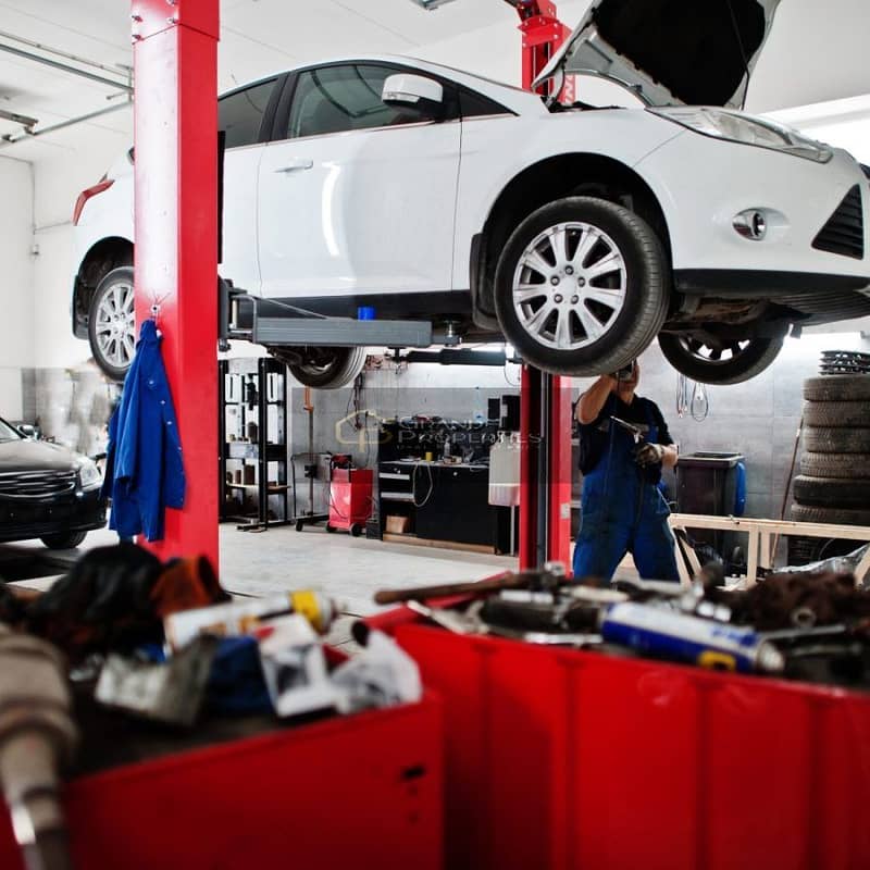 3 car-repair-maintenance-theme-mechanic-uniform-working-auto-service-scaled-qc3t33uro1u3mnljojt1giy4720y7d5vnyoptndo28-qy9ovb4nc45tnj0rxfdjalqwmjlqls7hvmvy6tpeso. jpg