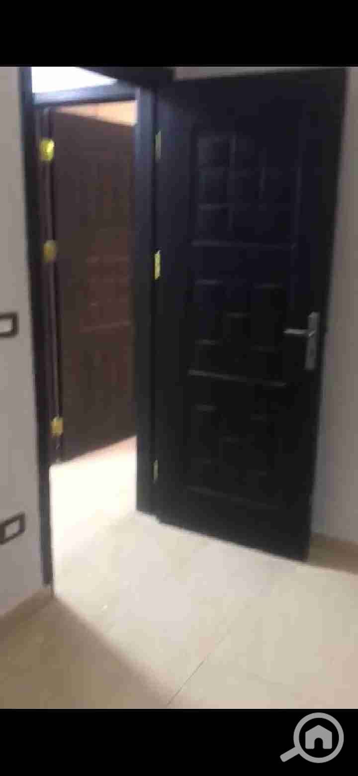 7 Screenshot_20251030_202443_com. whatsapp. jpg