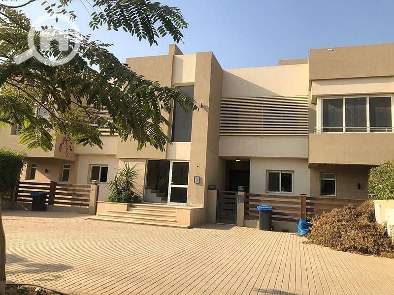 3 4cabc769-fe95-417a-9efd-4c7220884b17. jpg