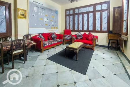 شقة 4 غرف نوم للايجار في كامب شيزار، الإسكندرية - 1. jpg