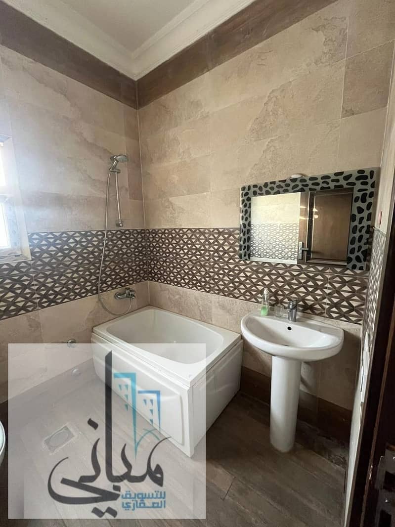 8 d5bfe617-dc83-457a-ba3a-5f1cac79249b. jpeg