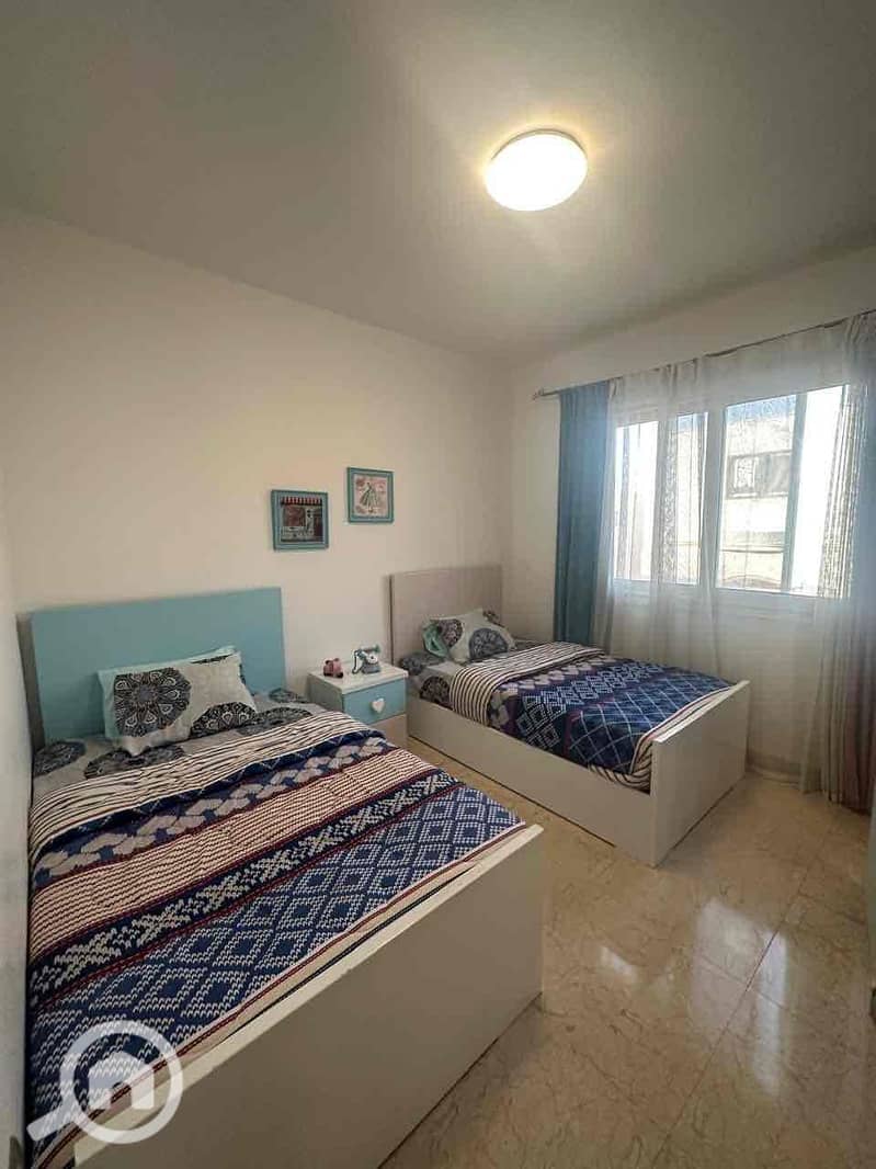 10 b773d456-6dba-4708-8486-2f18b51d213a. jpg