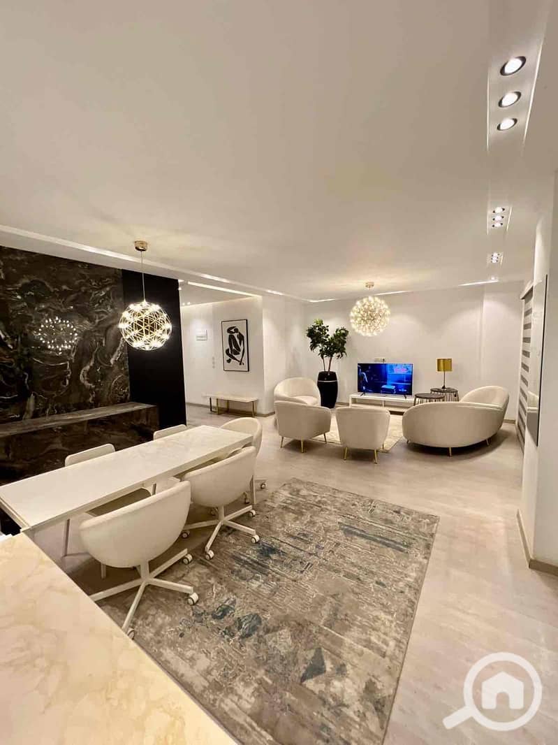 2 2764c890-7f45-4647-8a6c-809b6e954592. jpg