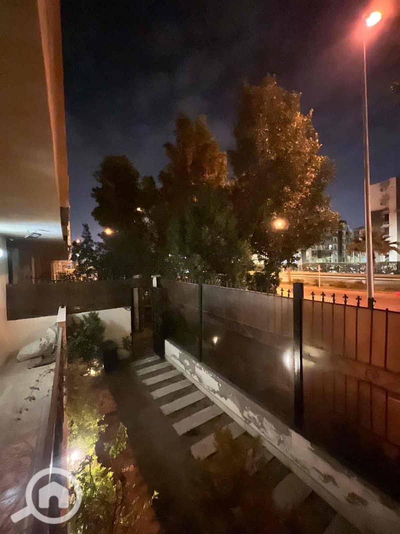 6 9f18c55c-317b-4857-833b-9480e7e08112. jpg